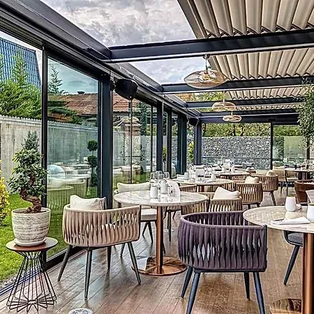 Vibre Hotel 5*